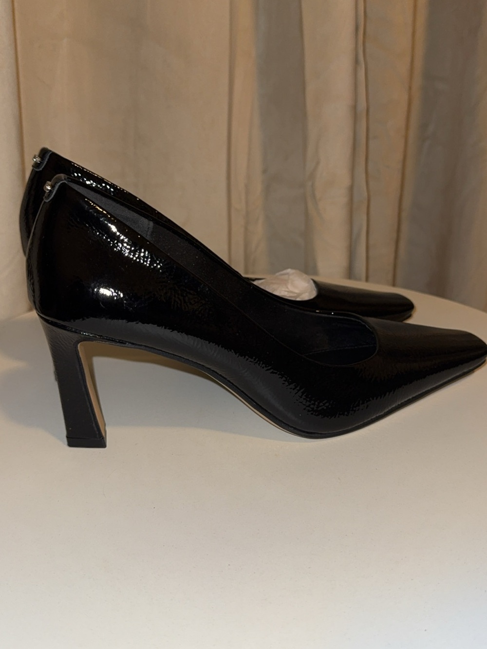 Michael Kors Darrah Black Pointed Toe Crinkled Patent Leather Pumps
